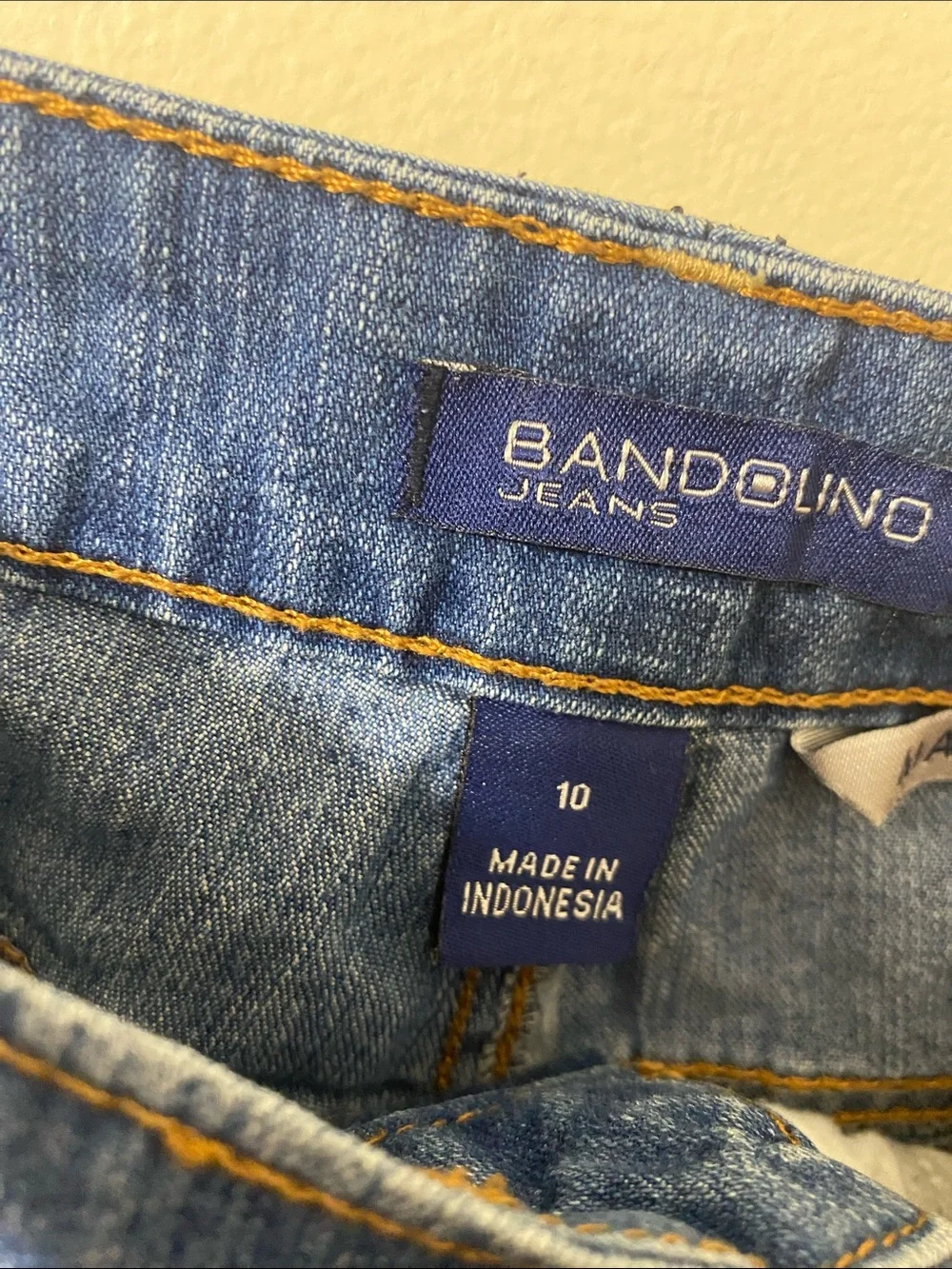 Bandolino Midwash Blue Denim Shorts